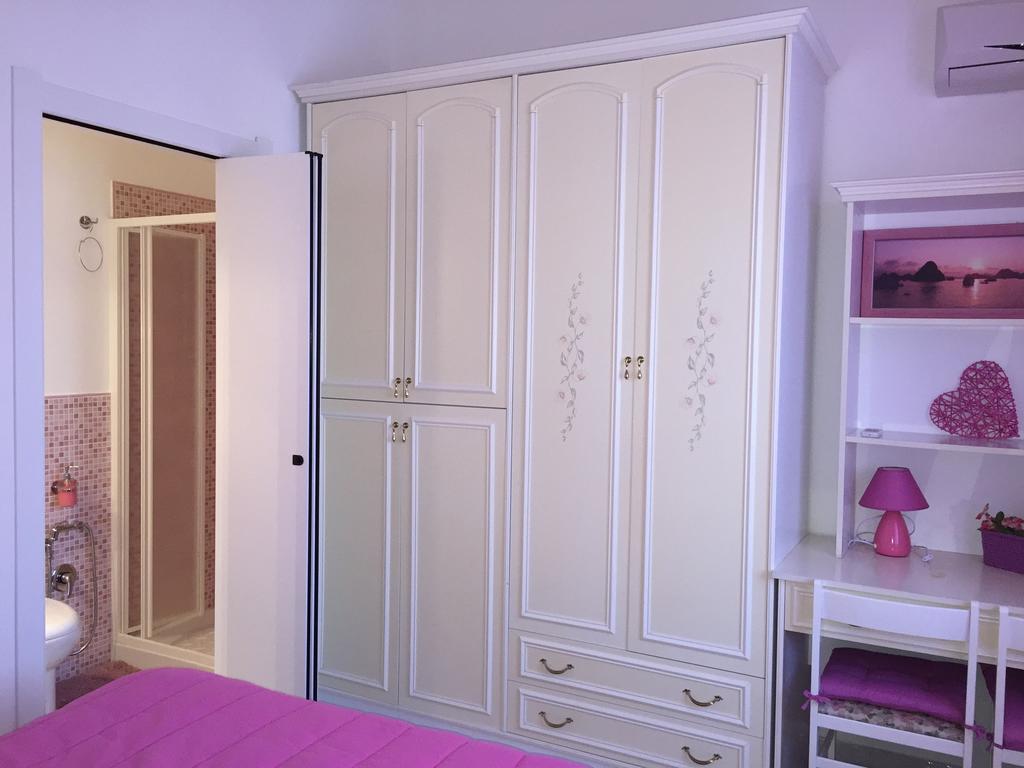 L'Aurora Viola Bed and Breakfast Carbonia Δωμάτιο φωτογραφία