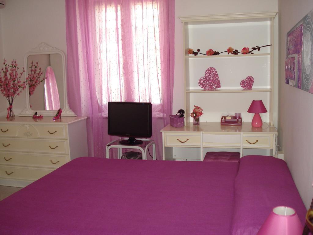 L'Aurora Viola Bed and Breakfast Carbonia Δωμάτιο φωτογραφία