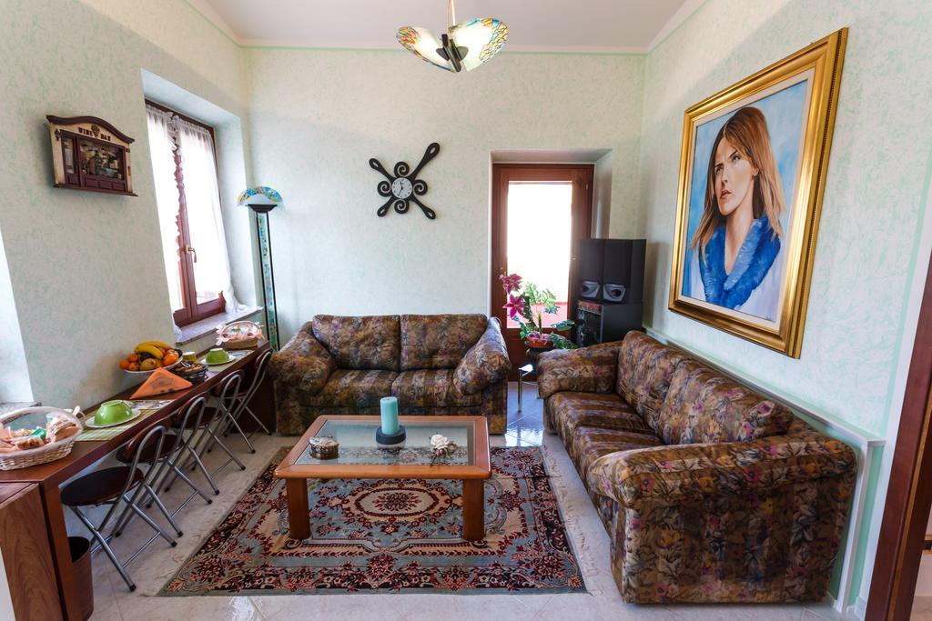 L'Aurora Viola Bed and Breakfast Carbonia Εξωτερικό φωτογραφία