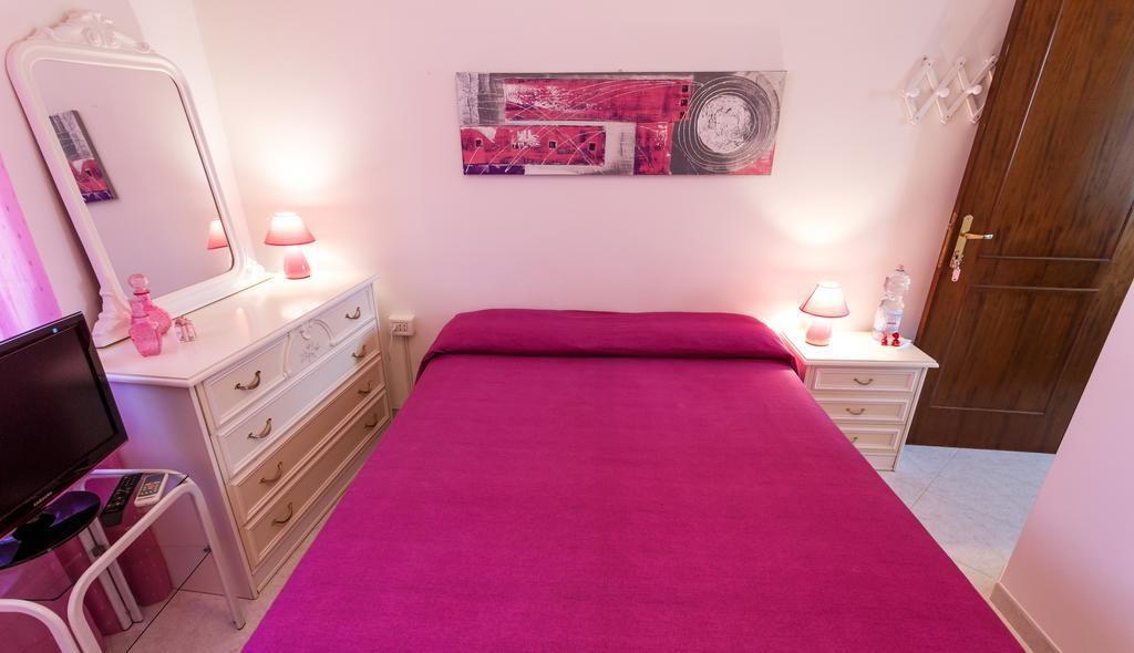 L'Aurora Viola Bed and Breakfast Carbonia Εξωτερικό φωτογραφία