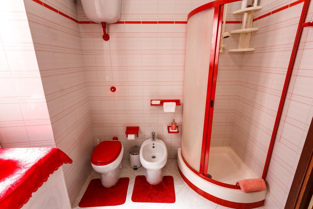 L'Aurora Viola Bed and Breakfast Carbonia Εξωτερικό φωτογραφία