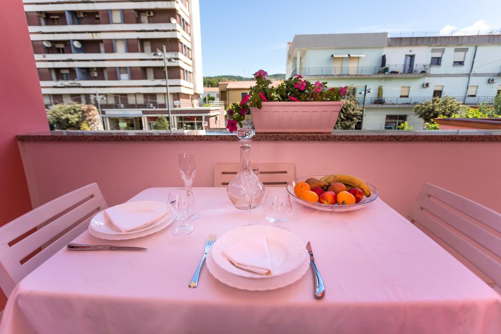 L'Aurora Viola Bed and Breakfast Carbonia Εξωτερικό φωτογραφία