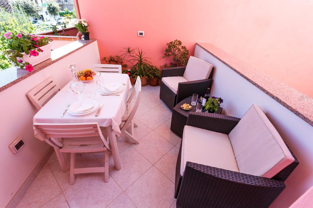L'Aurora Viola Bed and Breakfast Carbonia Εξωτερικό φωτογραφία