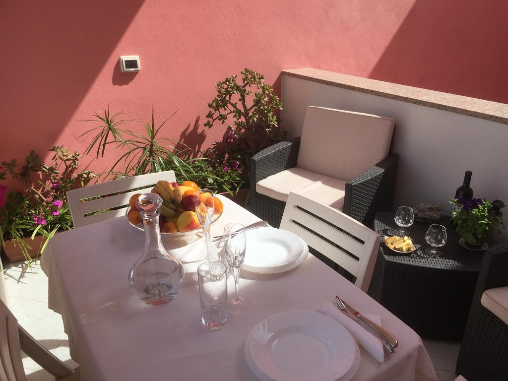 L'Aurora Viola Bed and Breakfast Carbonia Εξωτερικό φωτογραφία